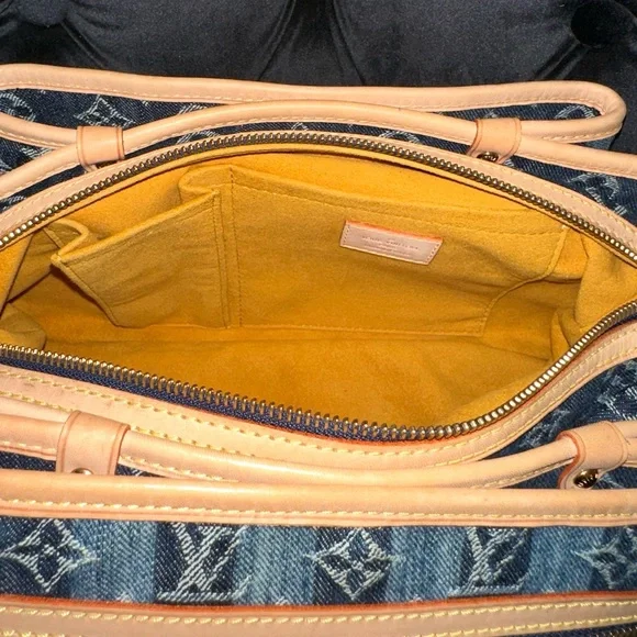 LOUIS VUITTON Limited Edition Blue Denim Monogram Porte Epaule Raye MM Bag - Picture 13 of 16